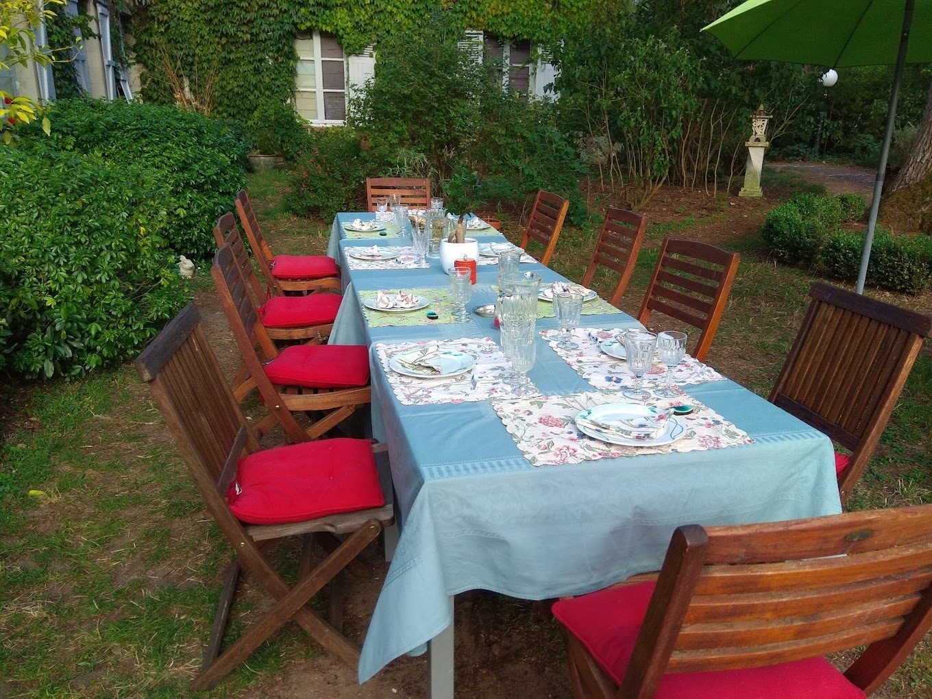 Summer dinner in the garden