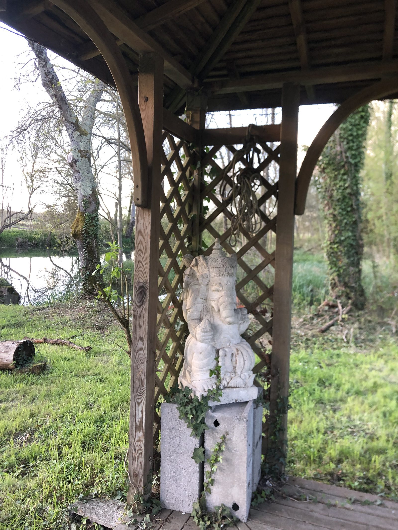 Gazebo by the Loir